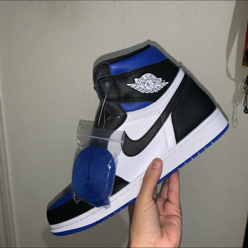 Air Jordan 1 Retro High OG “Royal Toe”